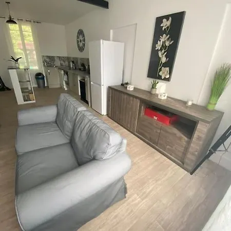 Holiday home Maison Au Bord Du Canal